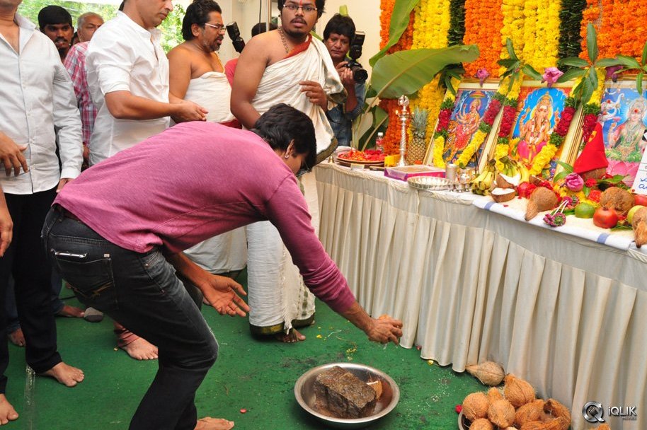 Yevado-Okadu-Movie-Opening